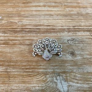Peacock Rhinestone pin/brooch